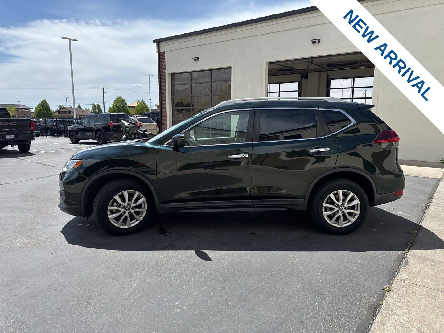 Used 2020 Nissan Rogue SV image 4