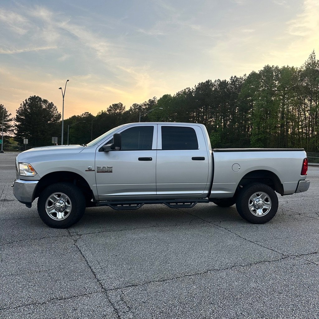 Used 2018 RAM 2500 Tradesman w/ Chrome Appearance Group image 4