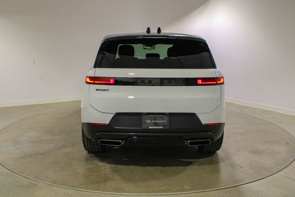 Used 2024 Land Rover Range Rover Sport SE AWD/4WD image 4