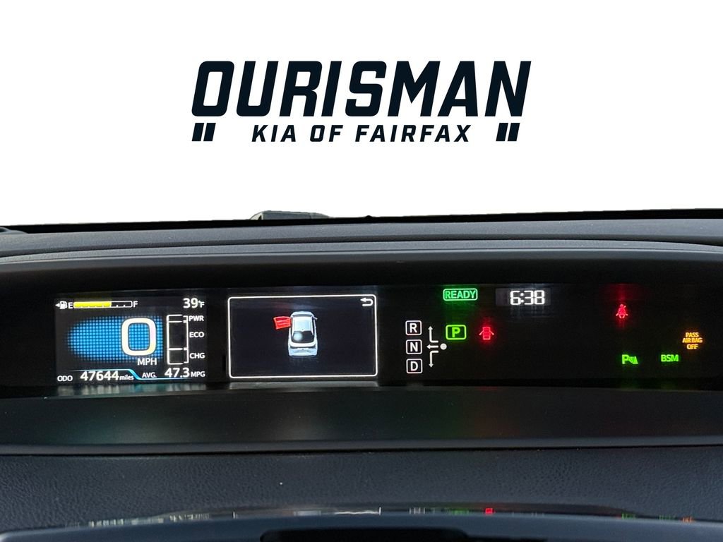 Used 2022 Toyota Prius XLE image 18