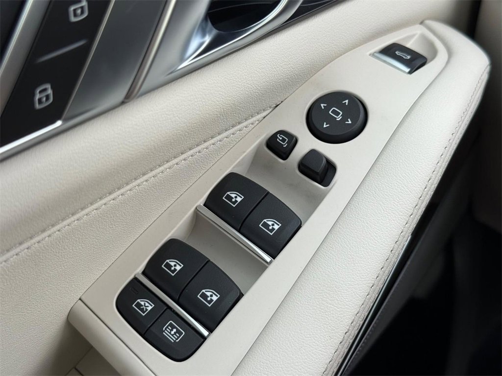 New 2026 BMW X7 M60i image 18