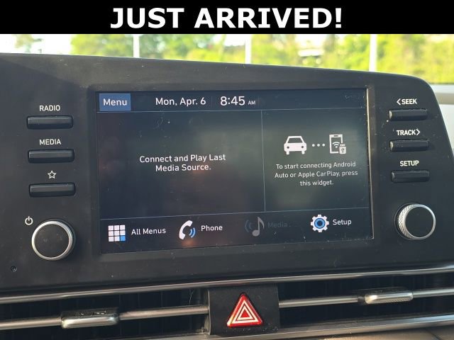 Certified 2022 Hyundai Elantra SE image 14