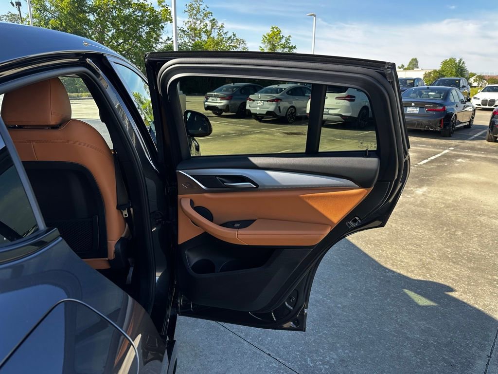 Certified 2025 BMW X4 xDrive30i image 29