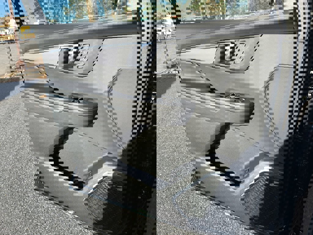 New 2026 Buick Enclave Sport Touring w/ Power Package image 9