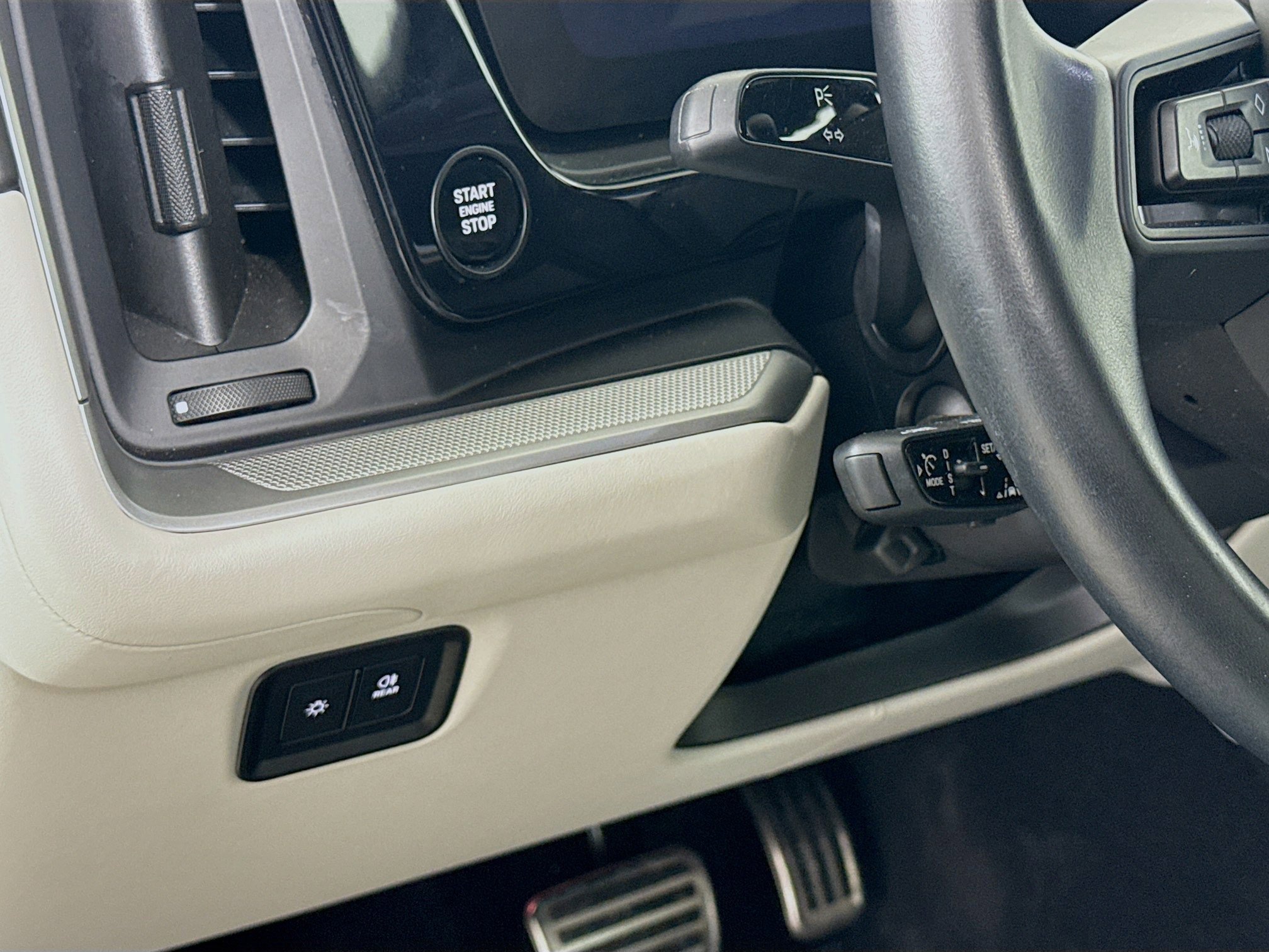 Certified 2024 Porsche Cayenne S image 14