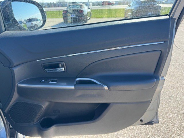 Used 2025 Mitsubishi Outlander Sport SE image 32