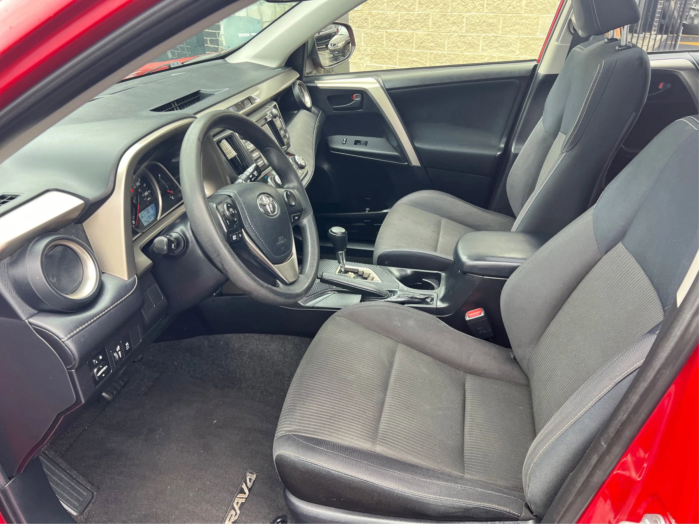 Used 2013 Toyota RAV4 XLE FWD image 10