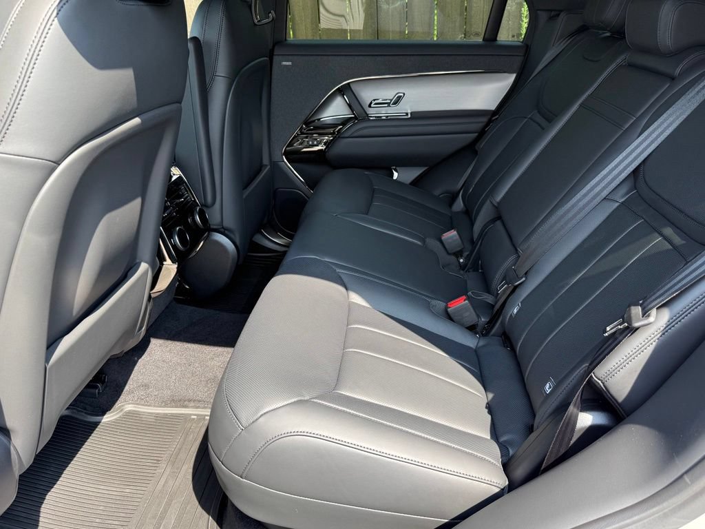 New 2026 Land Rover Range Rover Sport SE AWD/4WD image 30