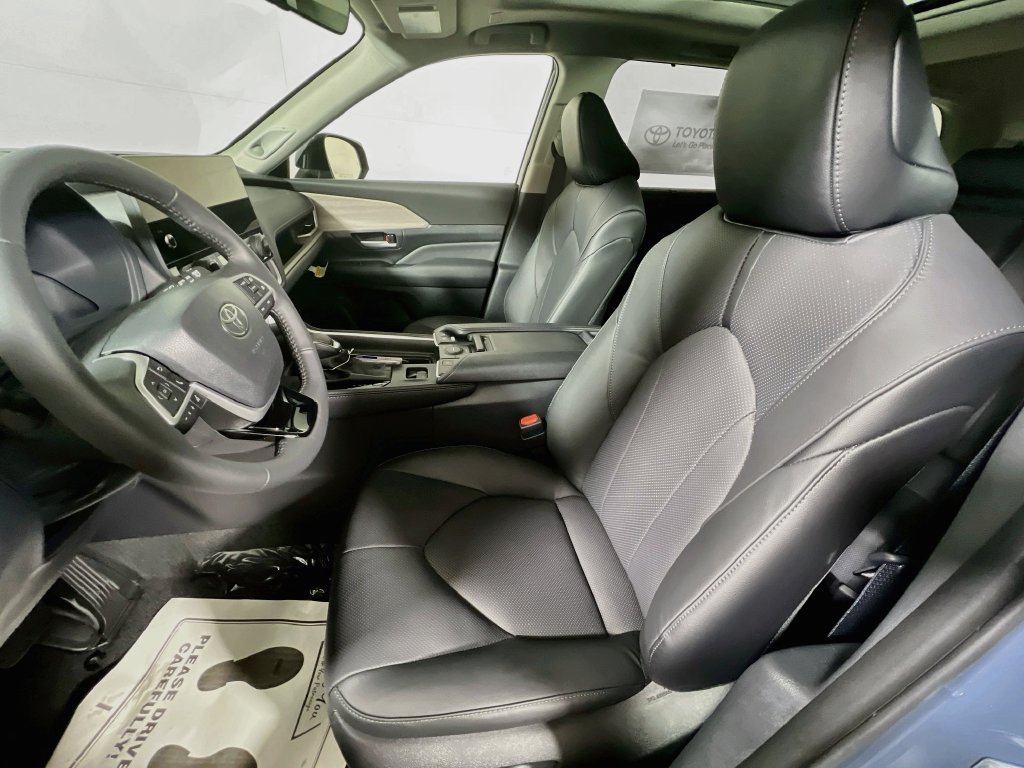 New 2026 Toyota Grand Highlander AWD Hybrid image 16