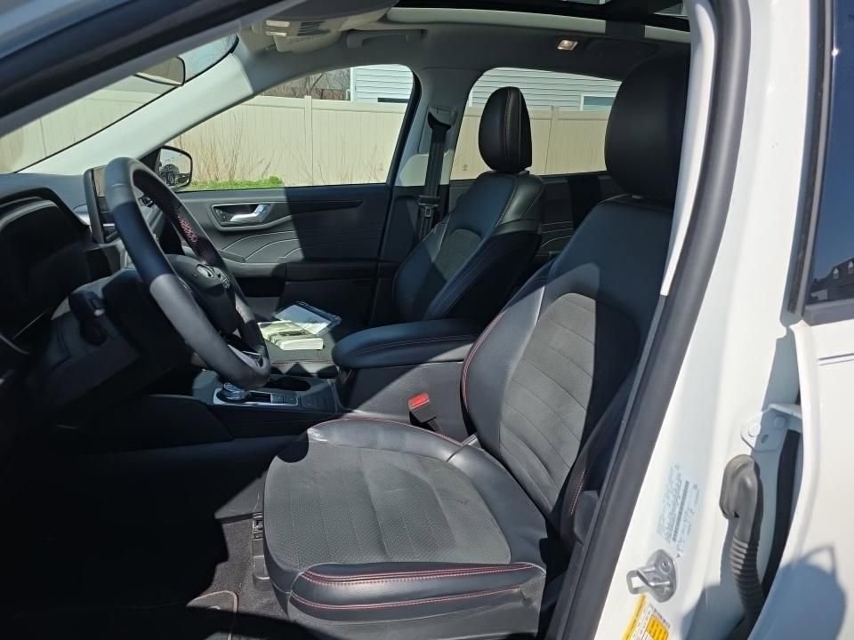 Used 2022 Ford Escape SEL w/ SEL Stealth AWD Package image 8