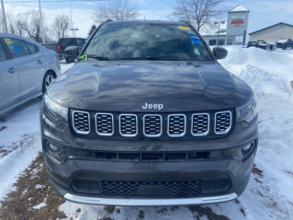 Used 2024 Jeep Compass Limited image 2