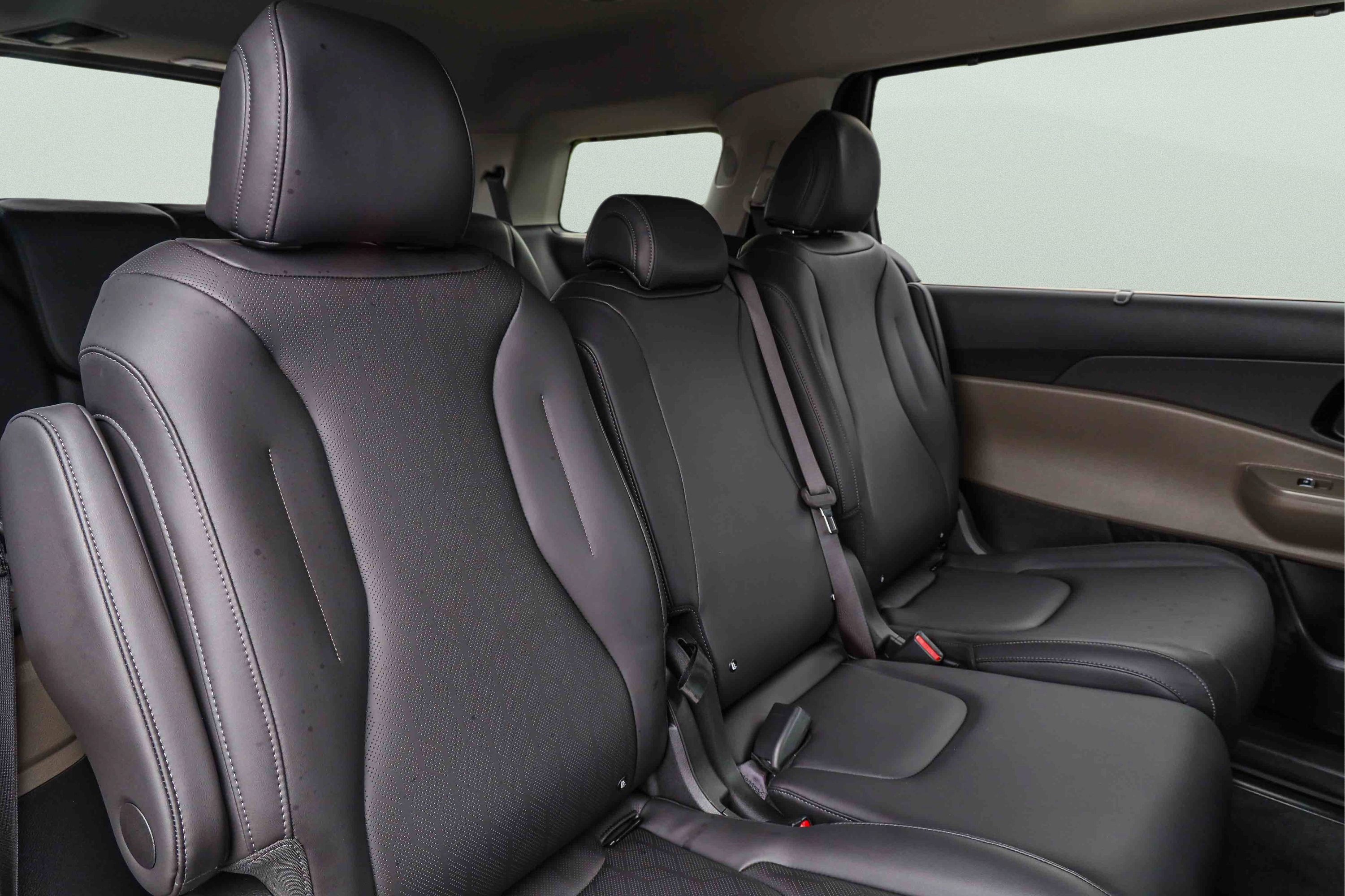 Certified 2026 Kia Carnival EX FWD image 25
