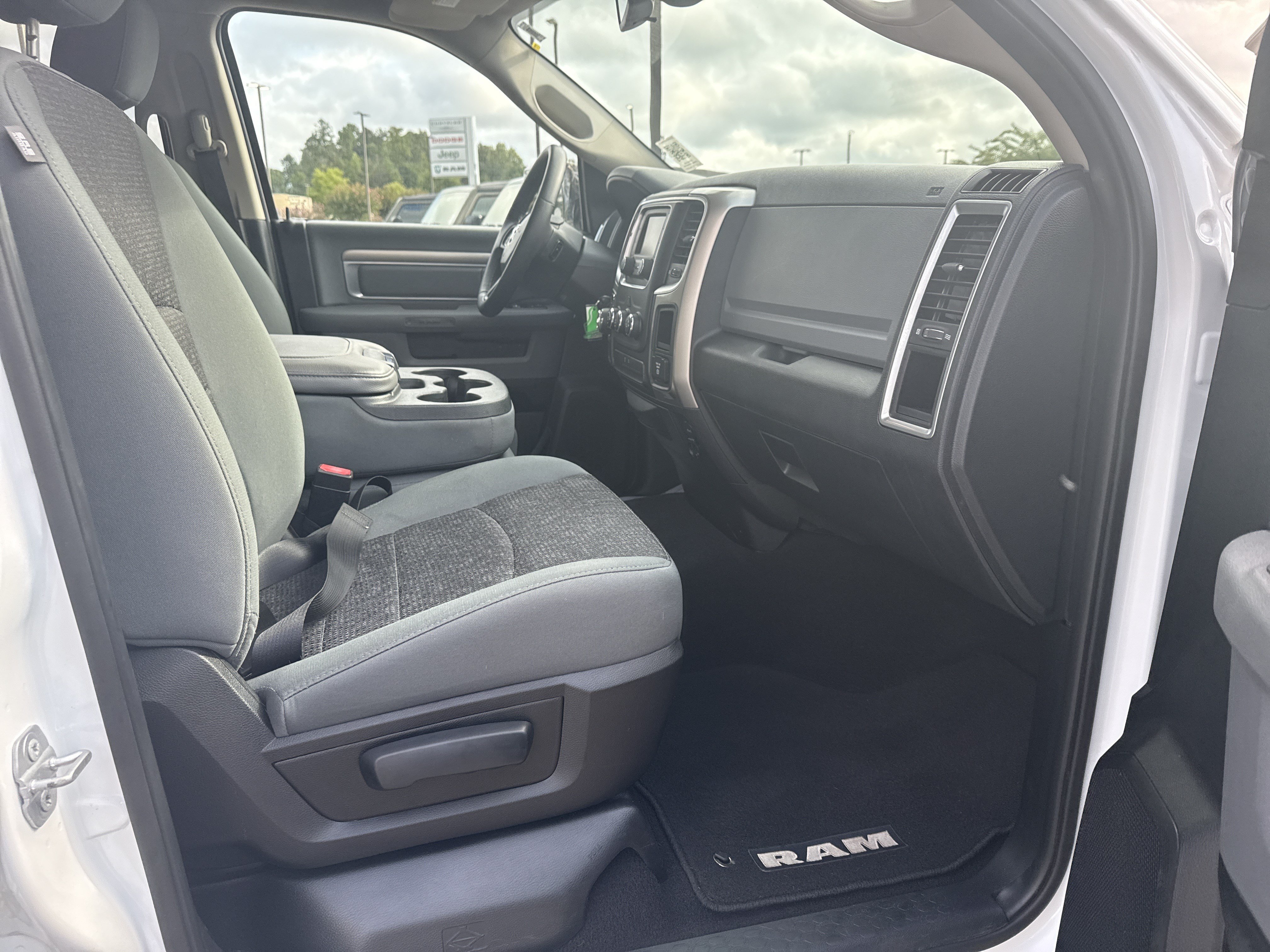 Used 2015 RAM 1500 Big Horn RWD image 13