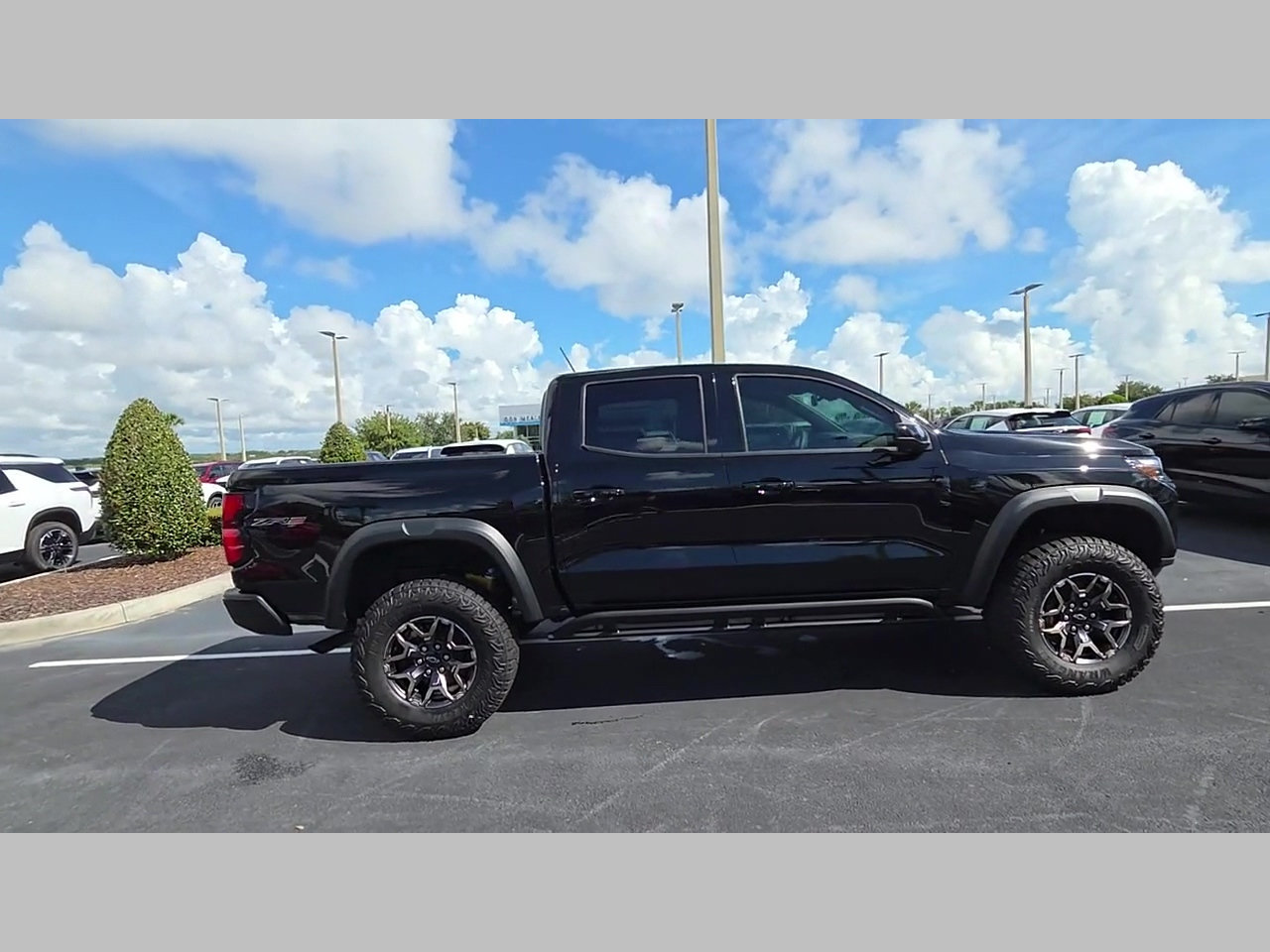 New 2026 Chevrolet Colorado ZR2 w/ Technology Package AWD/4WD image 20