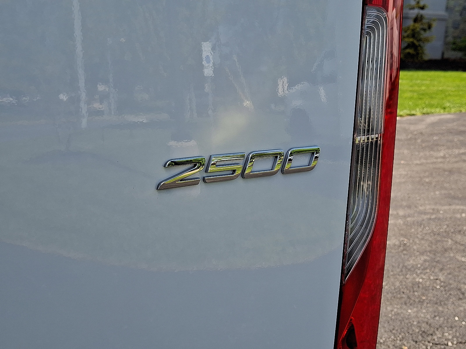 Used 2025 Mercedes-Benz Sprinter 2500 image 30