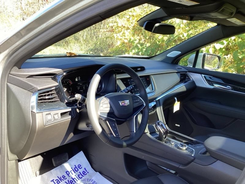 New 2025 Cadillac XT5 Premium Luxury FWD image 21