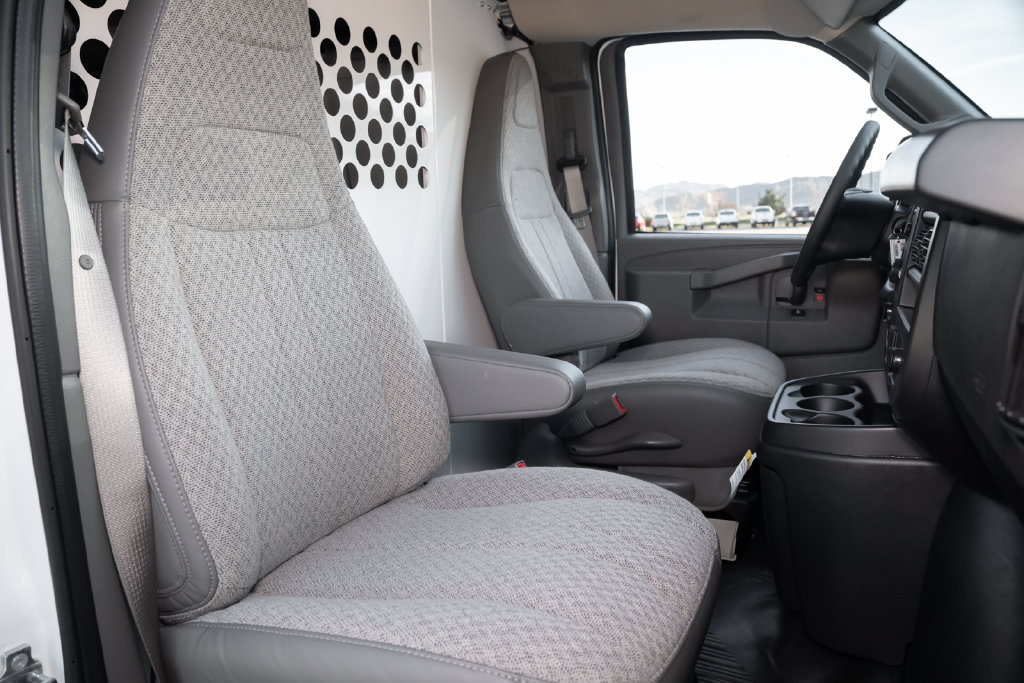 New 2025 GMC Savana 2500 Extended w/ Driver Convenience Package RWD image 32