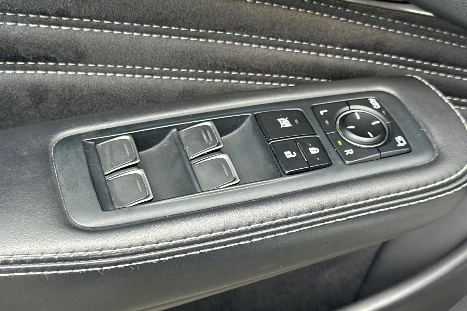 Used 2019 Lexus LS 500 w/ Interior Upgrade Package RWD image 13