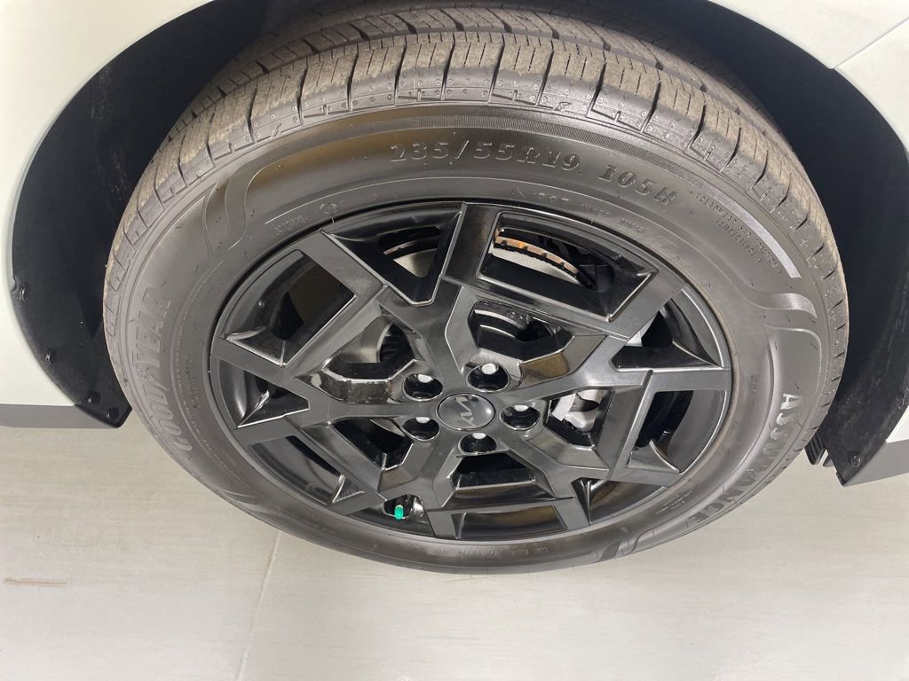 New 2026 Kia Carnival SX w/ SX Dark Edition Package image 10