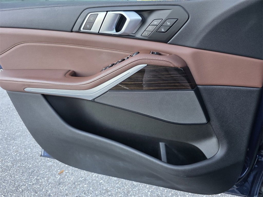 Used 2021 BMW X5 xDrive40i w/ Premium Package image 28