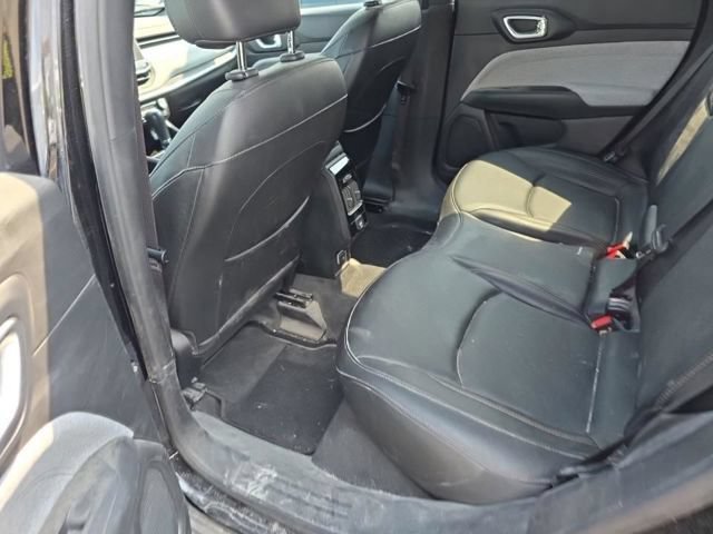 Used 2023 Jeep Compass Latitude AWD/4WD image 9