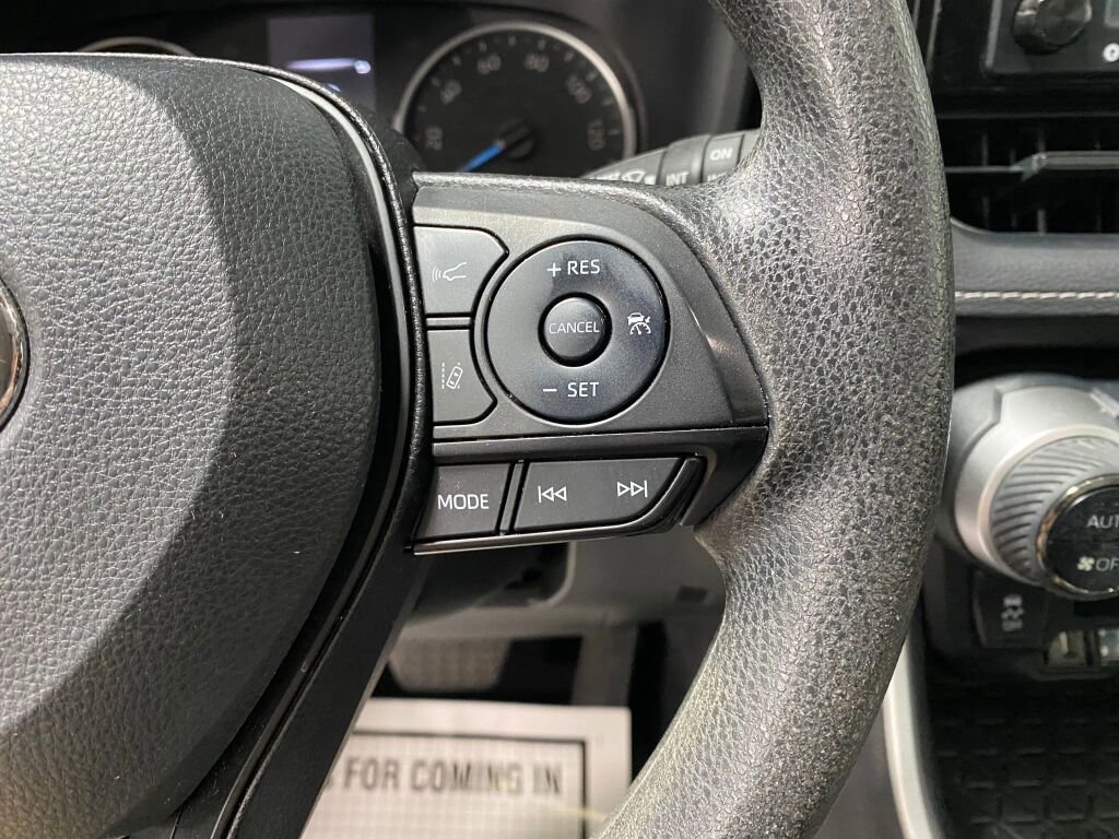 Used 2022 Toyota RAV4 XLE image 12