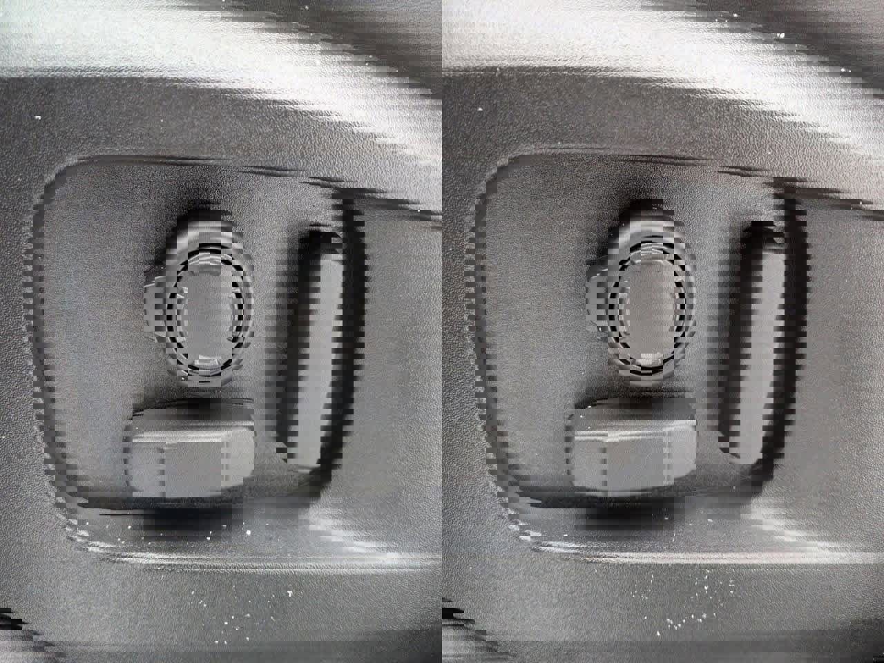 New 2026 Land Rover Defender 110 X-Dynamic SE image 16