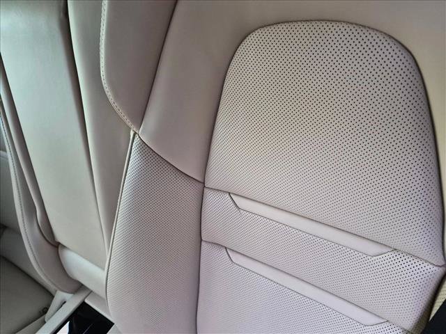 Used 2020 Porsche Panamera RWD image 16