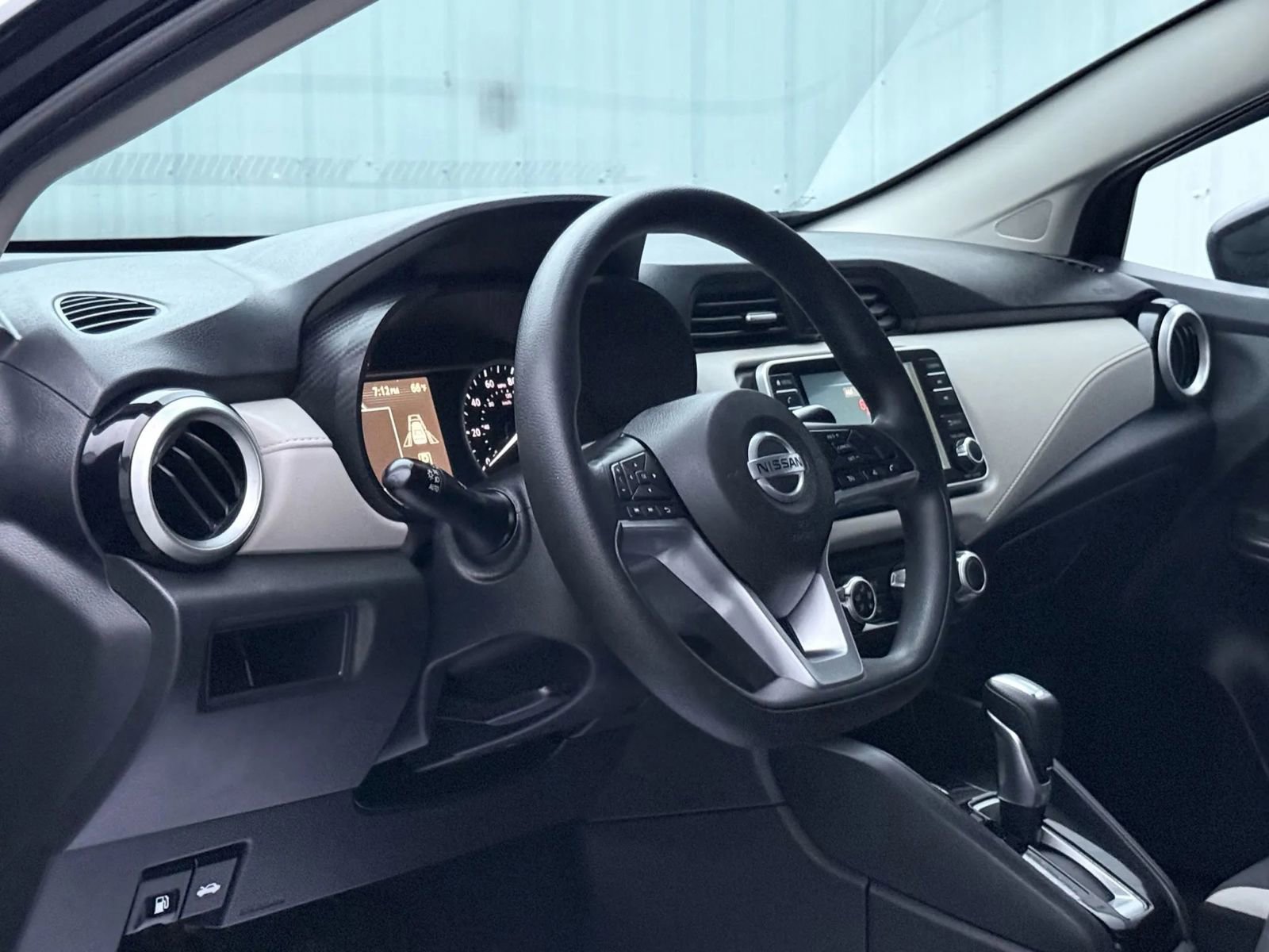 Used 2021 Nissan Versa SV image 12