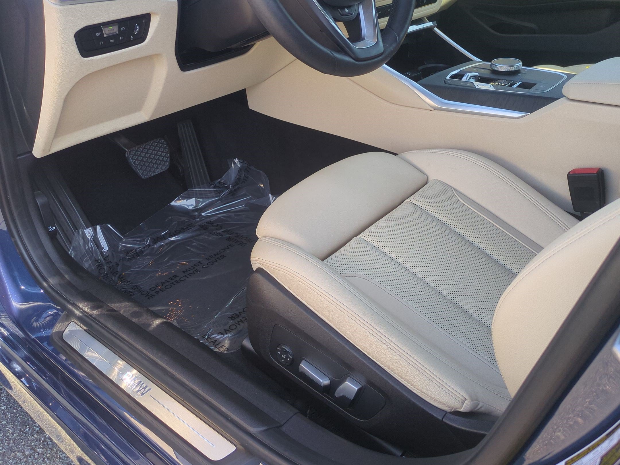 Certified 2023 BMW 330e w/ Premium Package RWD image 17