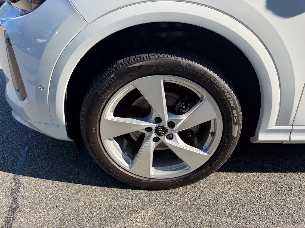 Certified 2025 Audi Q5 Premium Plus w/ Premium Plus AWD/4WD image 10
