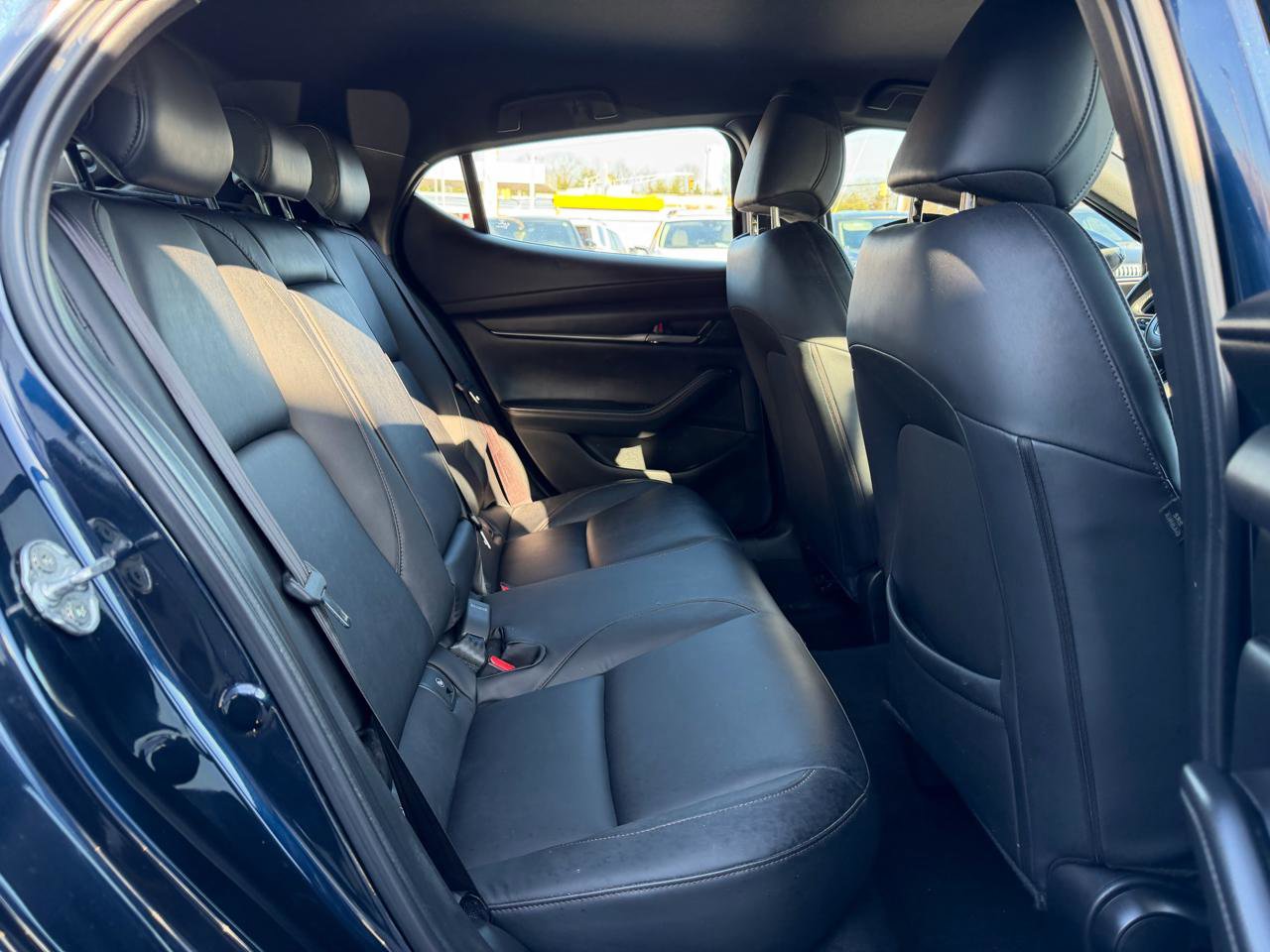 Used 2022 MAZDA MAZDA3 s image 22