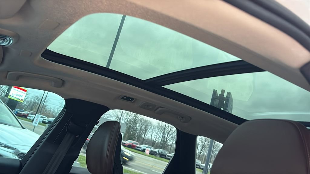 Used 2018 Volvo XC60 T5 Momentum w/ Vision Package image 10