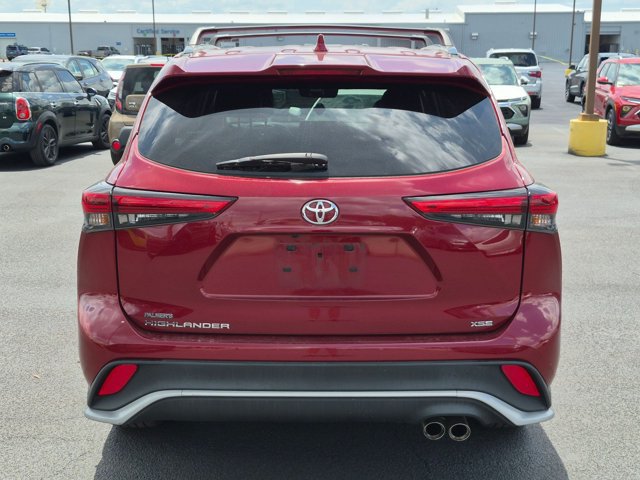 Used 2022 Toyota Highlander XSE FWD image 6