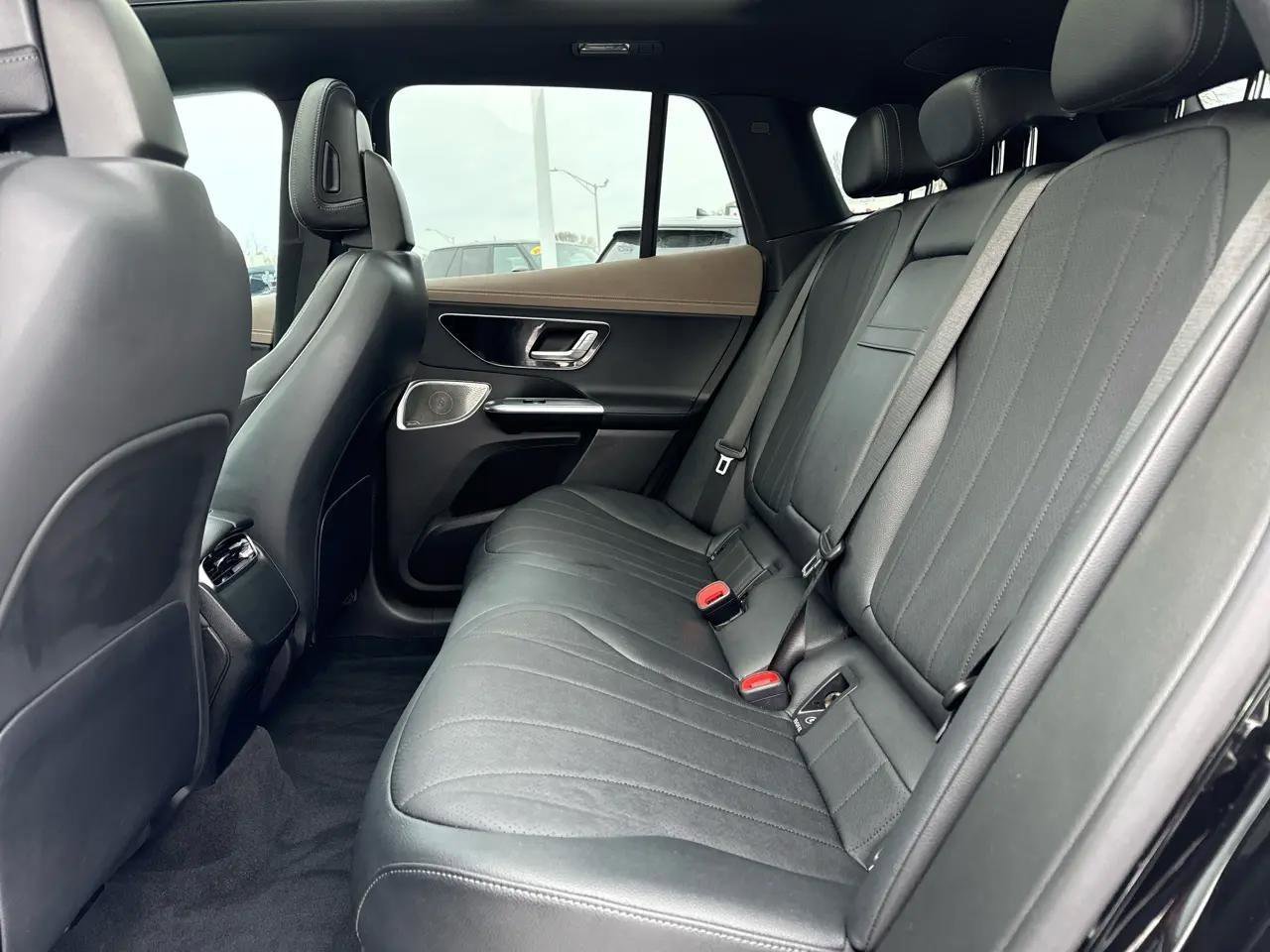 Used 2023 Mercedes-Benz EQE 350+ 4MATIC SUV w/ AMG Line Exterior Package image 29