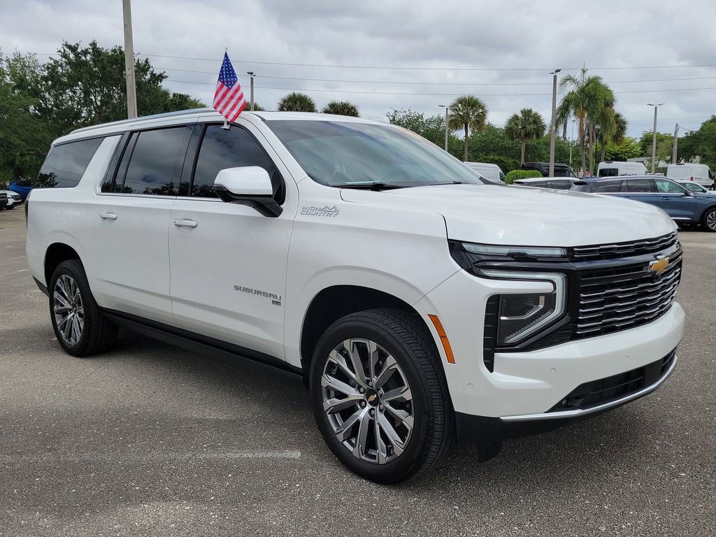 Used 2025 Chevrolet Suburban High Country AWD/4WD image 7