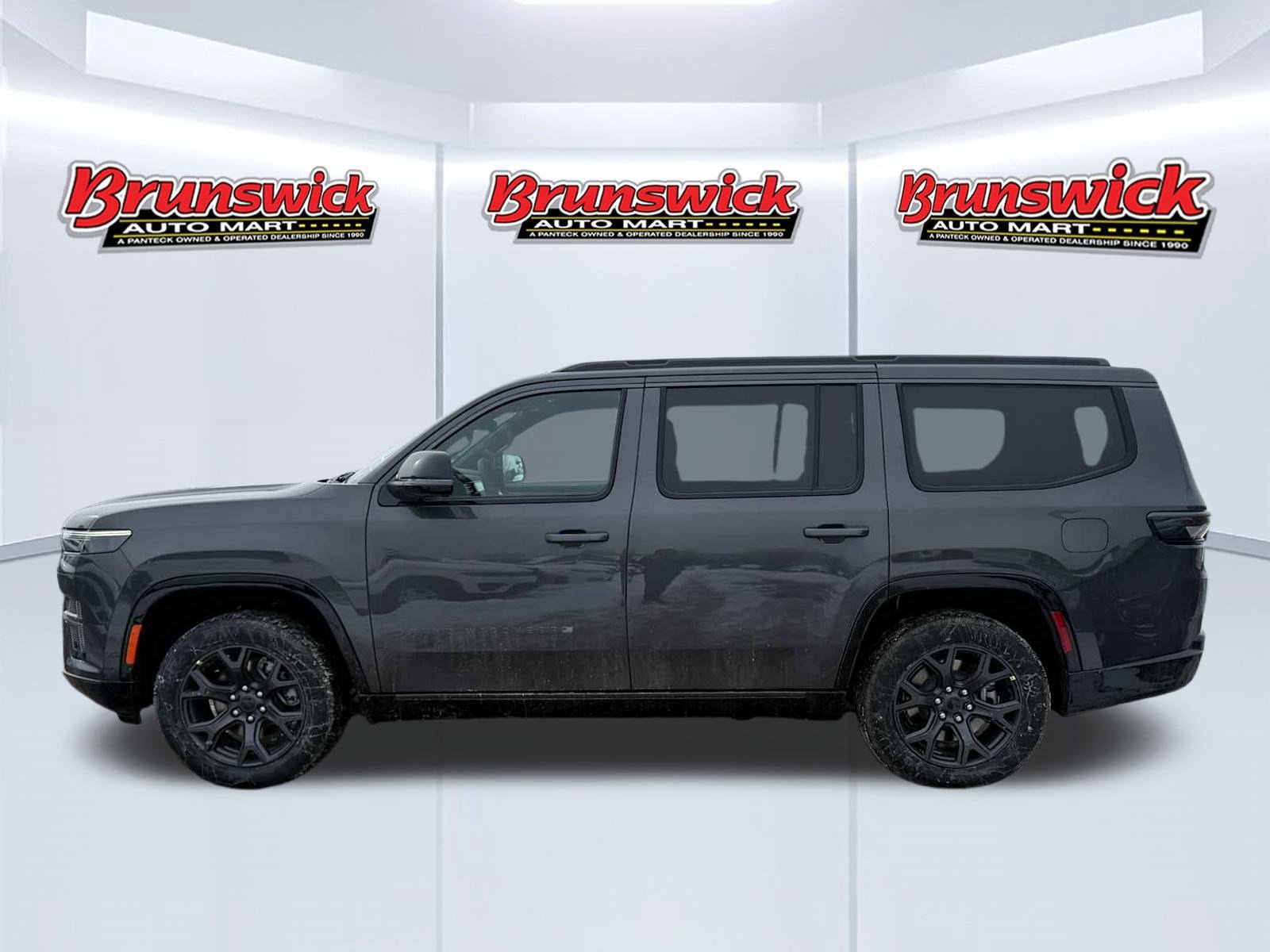 New 2026 Jeep Grand Wagoneer Limited w/ Premium Group II AWD/4WD image 3