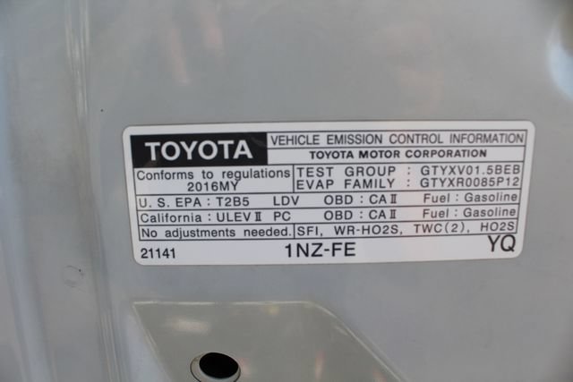 Used 2016 Toyota Yaris L FWD image 3