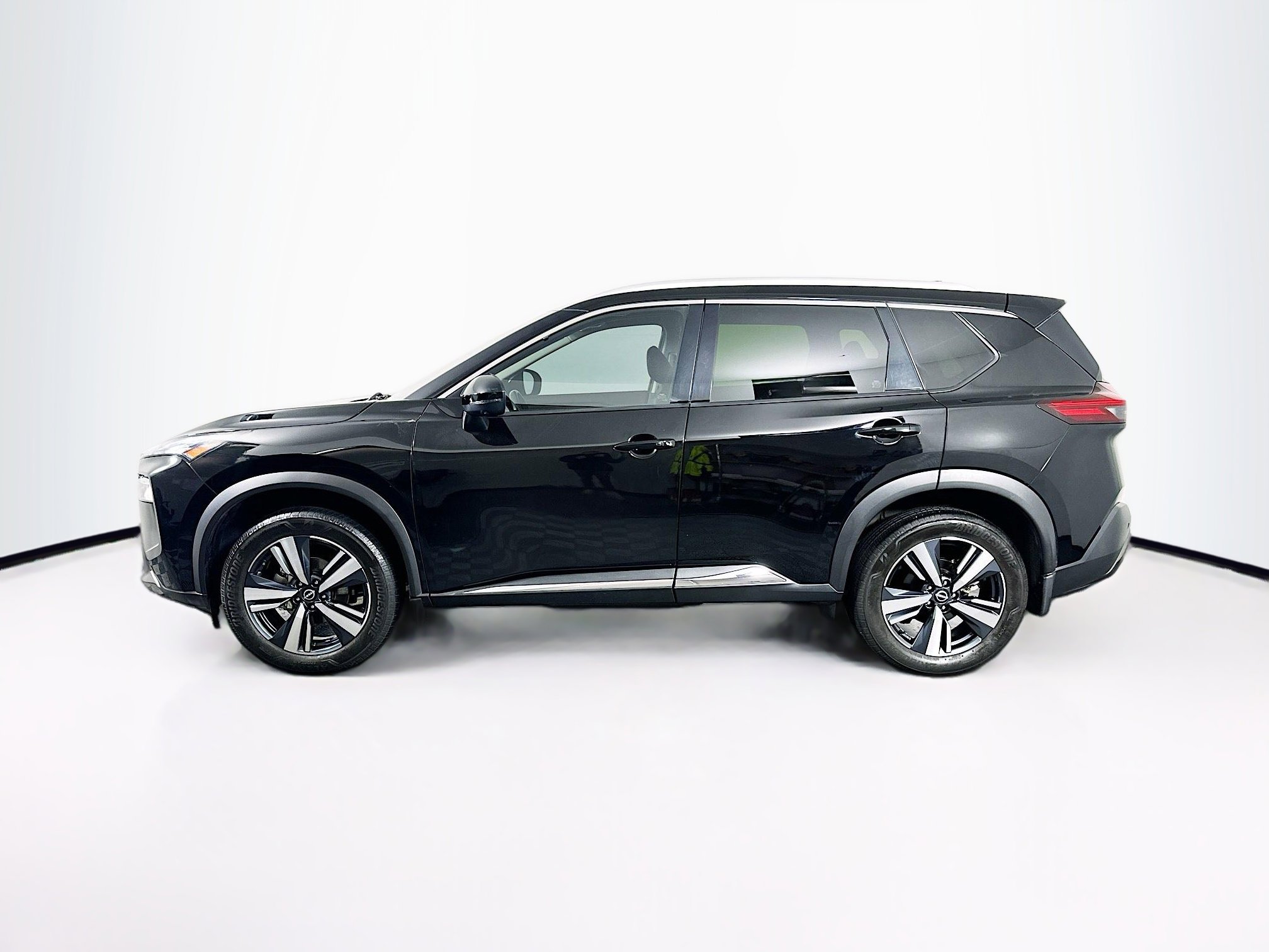 Used 2023 Nissan Rogue SL image 4