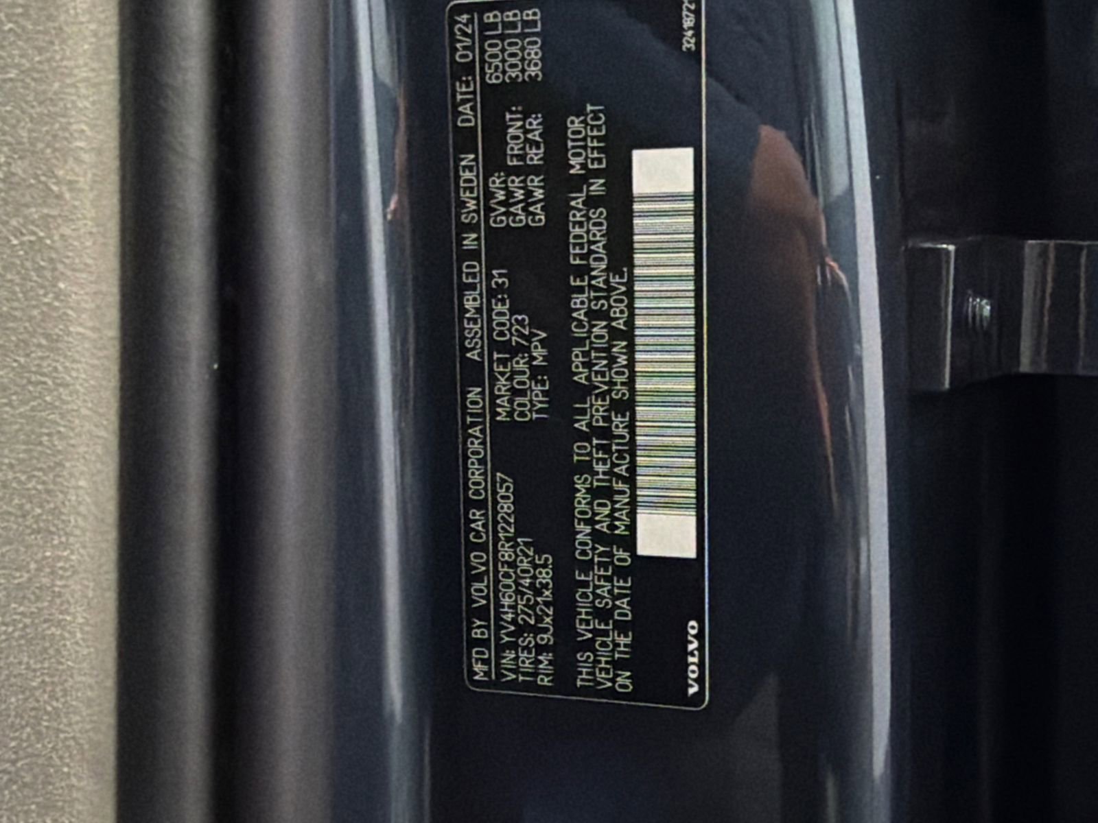 Used 2024 Volvo XC90 T8 Ultimate w/ Lounge Package image 38