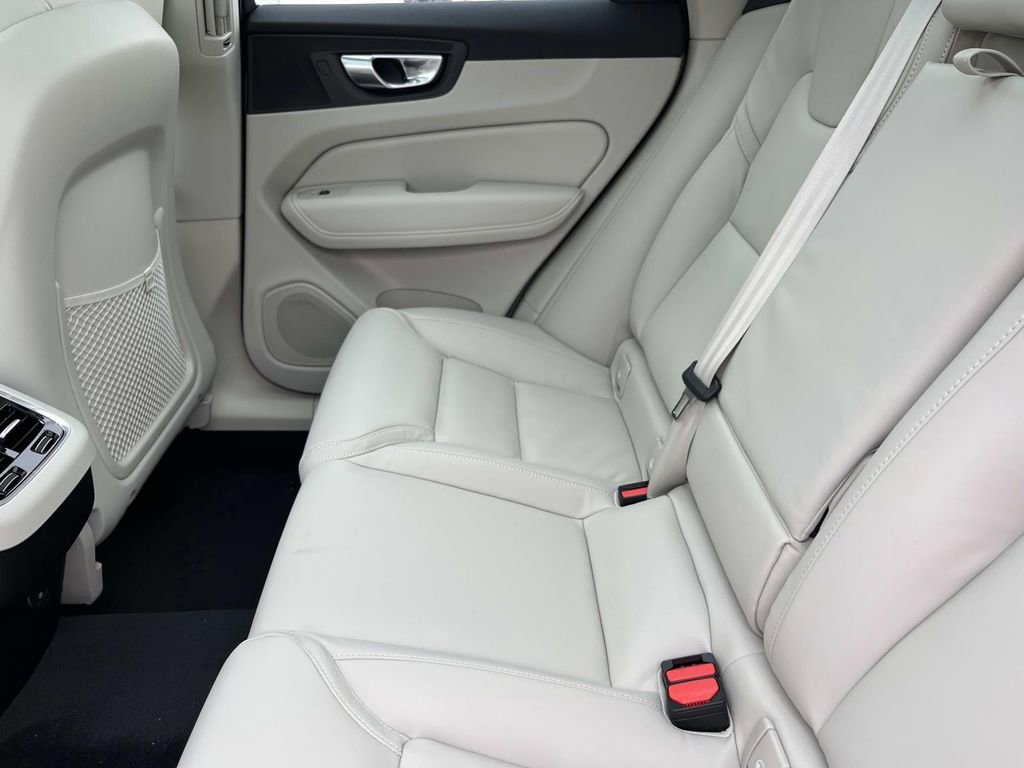 New 2026 Volvo XC60 B5 Ultra w/ Climate Package image 19
