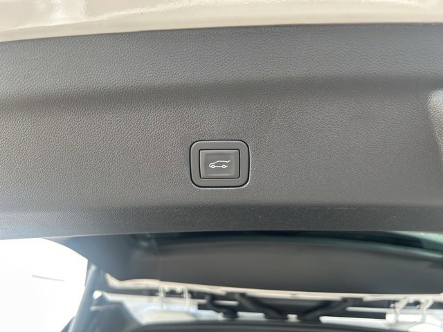 New 2025 Chevrolet Suburban Premier image 7