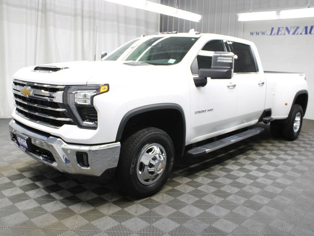 Used 2024 Chevrolet Silverado 3500 LTZ w/ LTZ Convenience Package AWD/4WD image 9