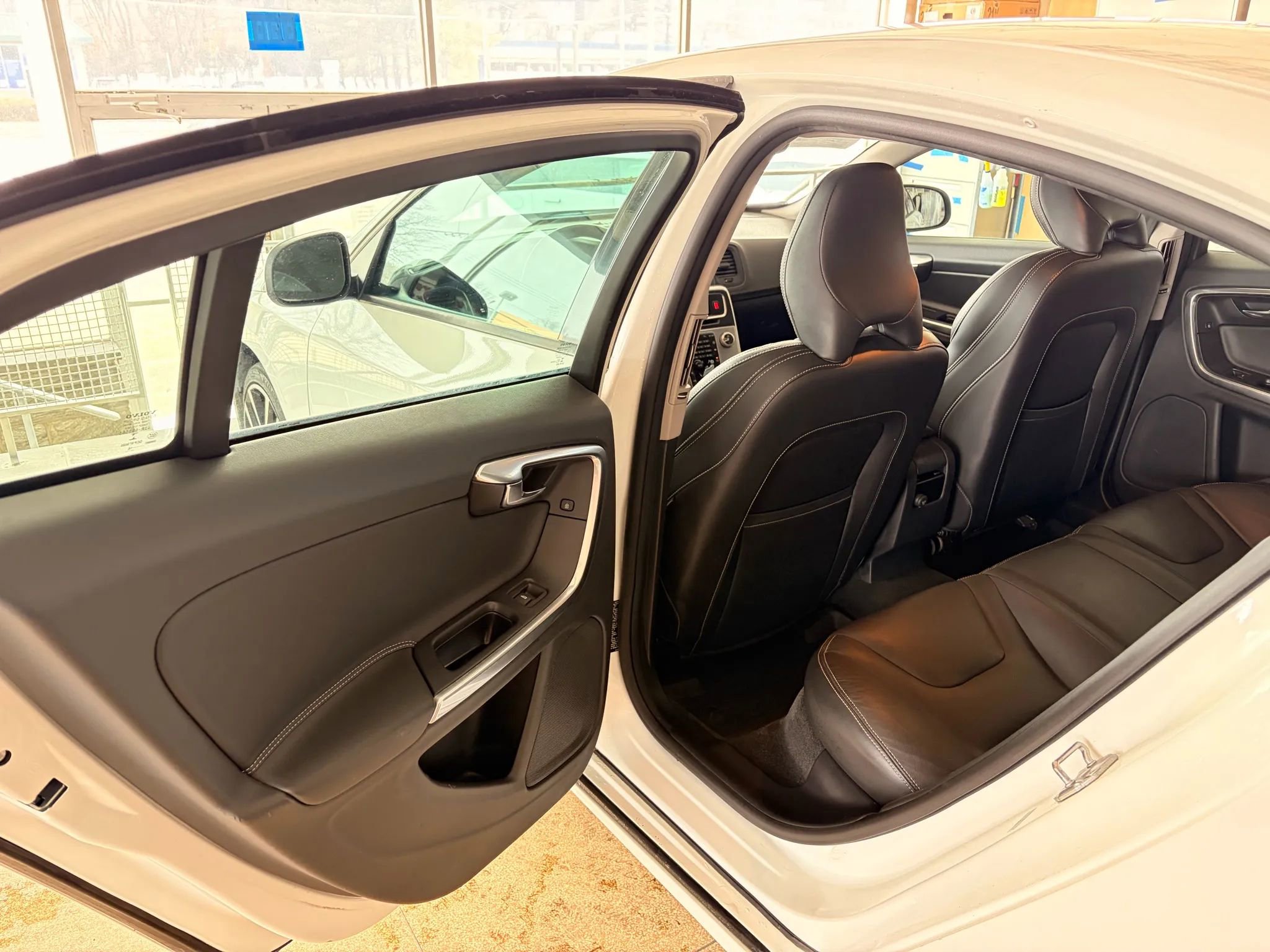 Used 2017 Volvo S60 T5 Dynamic w/ Vision Package image 13