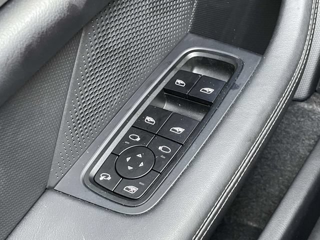 Certified 2025 Porsche Taycan AWD/4WD image 37