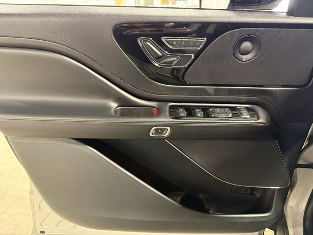 Used 2023 Lincoln Aviator Reserve image 7