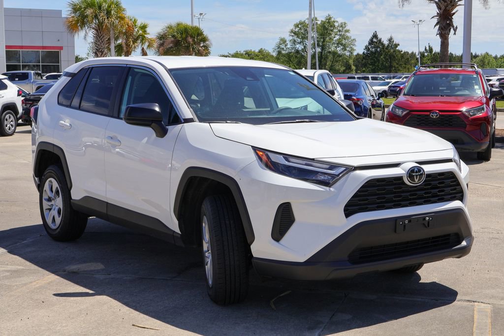 Used 2024 Toyota RAV4 LE image 22