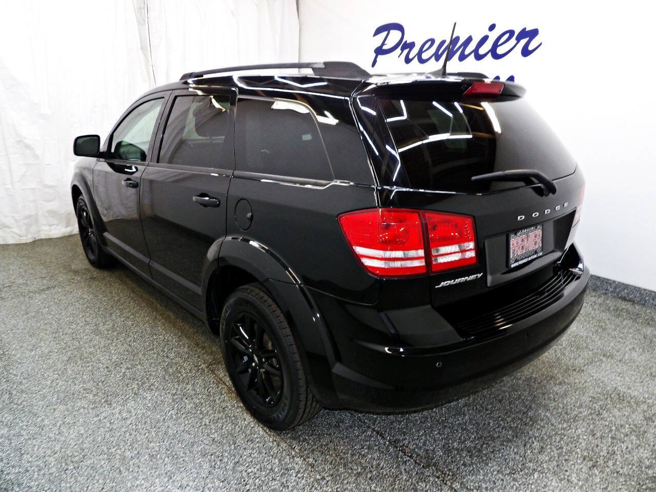 Used 2020 Dodge Journey SE w/ SE Popular Equipment Group FWD image 4