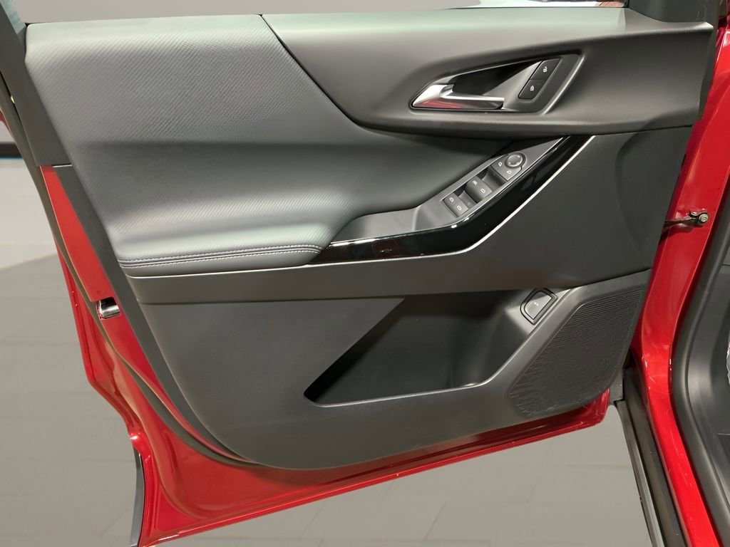 New 2026 Chevrolet Equinox LT w/ Convenience Package II image 10