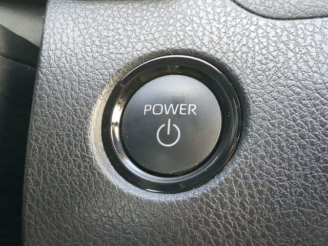 Used 2025 Toyota Camry SE image 32